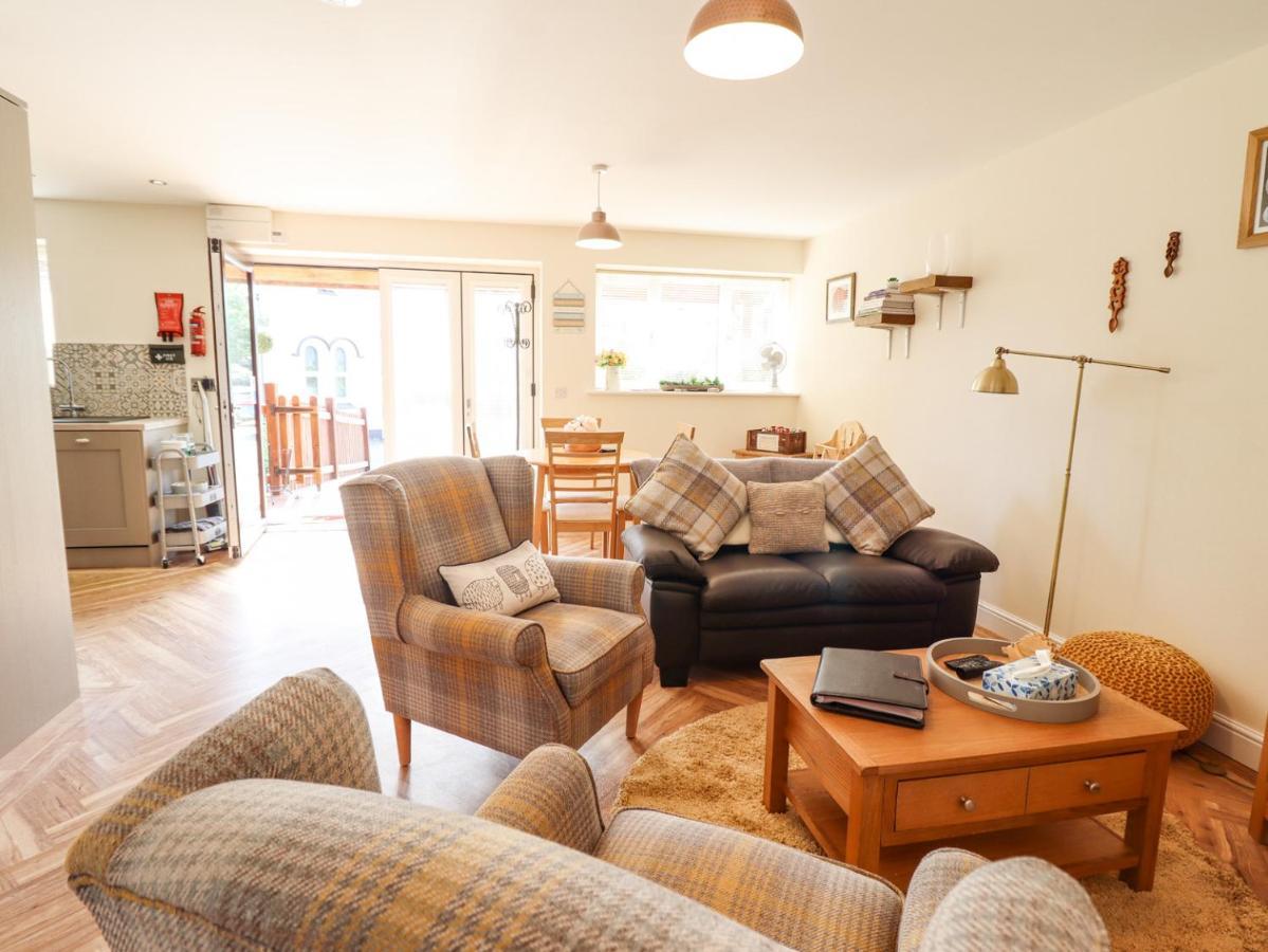 Varley Villa Newtown  Extérieur photo